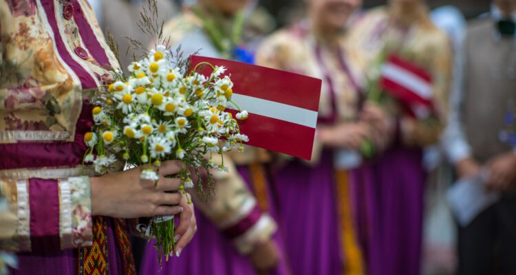 Bezmaksas kursi trešo valstu pilsoņiem – jaunas grupas no 2024. gada septembra!