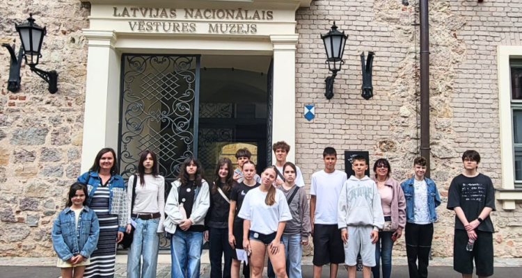 Summer Integration School participants visited Riga Castle